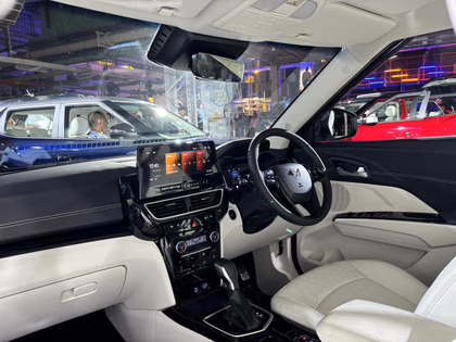Mahindra XUV300 Hybrid 2026 with 30+ km/l Mileage, Panoramic Sunroof & Smart Tech – Big Savings with ₹1.85 Lakh Down Payment Offer 2 Interior of Mahindra XUV300 Hybrid 2026