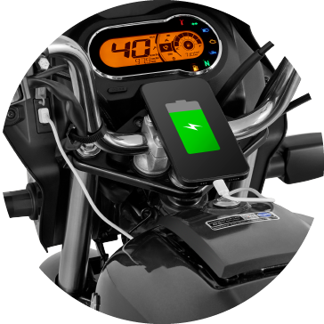 Hero Splendor XTEC 2.0: 73 kmpl Mileage & Smart Meter – Massive Discount of ₹10,000 3 Hero Splendor XTEC 2.0 Mobile Charging Port