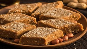 Winter Dessert: 5 मिनट प्रेप! तिल-मूंगफली बर्फी, सर्दियों की बेस्ट मिठाई
